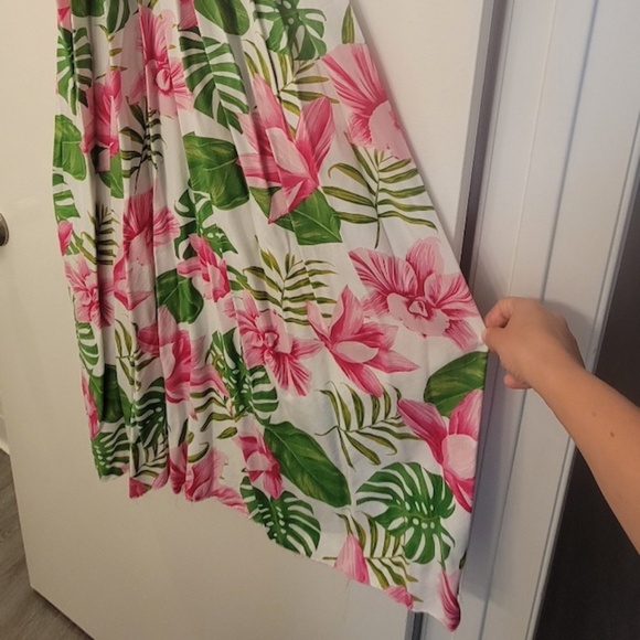 Hawaiian Luau Maxi Rahee Dress - Picture 8 of 8